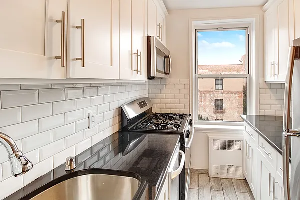 Rented by Bond New York | media 2