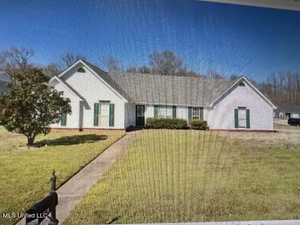 7542 Woodshire Dr, Horn Lake, MS 38637