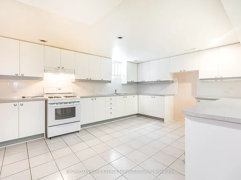 68 Addington Sq — Photo 17