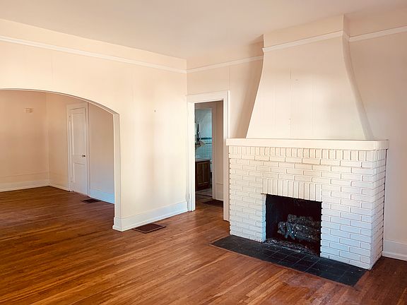 2nd image of 229 Eveningside Dr
