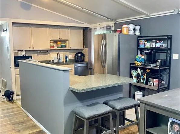 7706 N Avalon St, Kansas City, MO 64152