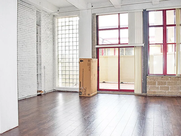 5850 Centre Ave — Photo 9