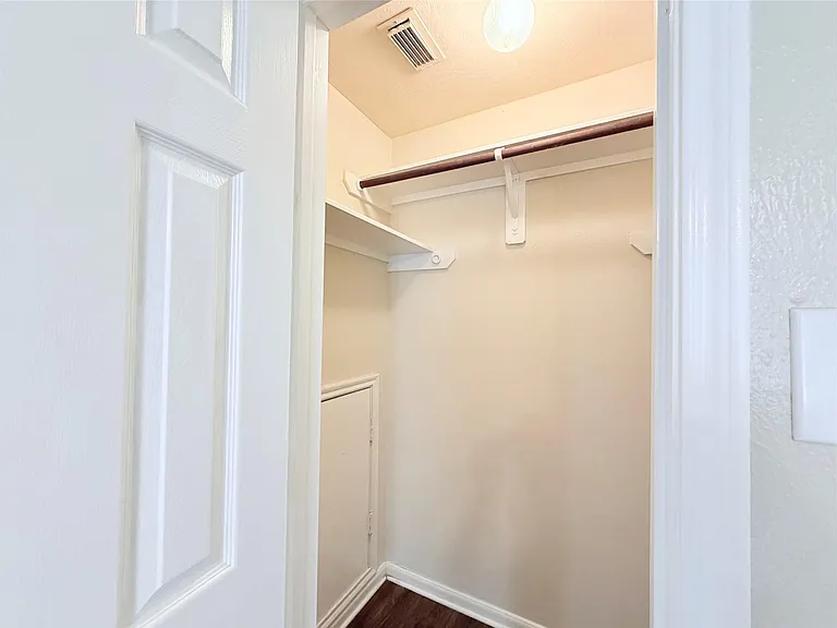 7403 Bering Landing Dr — Photo 42