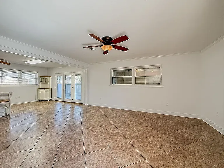1501 Carnation Ave — Photo 1