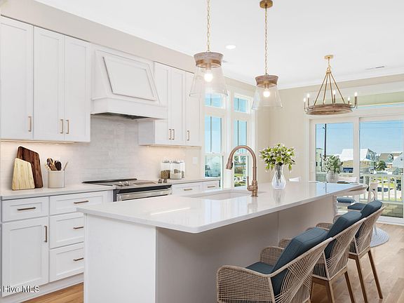 2nd image of 700 Atlantic Beach Causeway #A Showboat Cottages