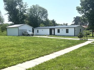 261 S Main St, Marshall, IN 47859