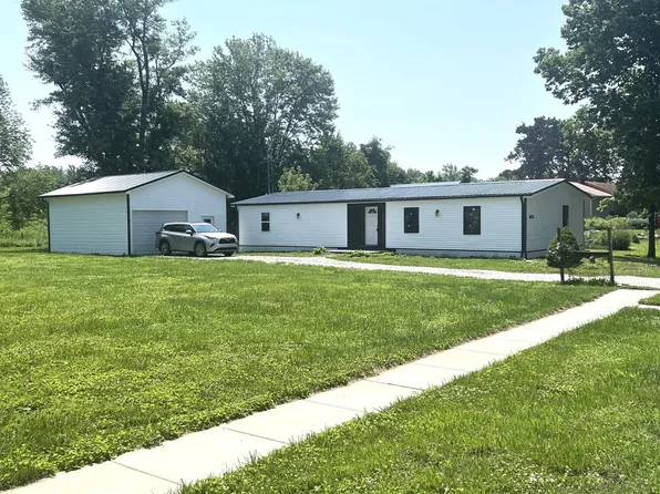 261 S Main St, Marshall, IN 47859