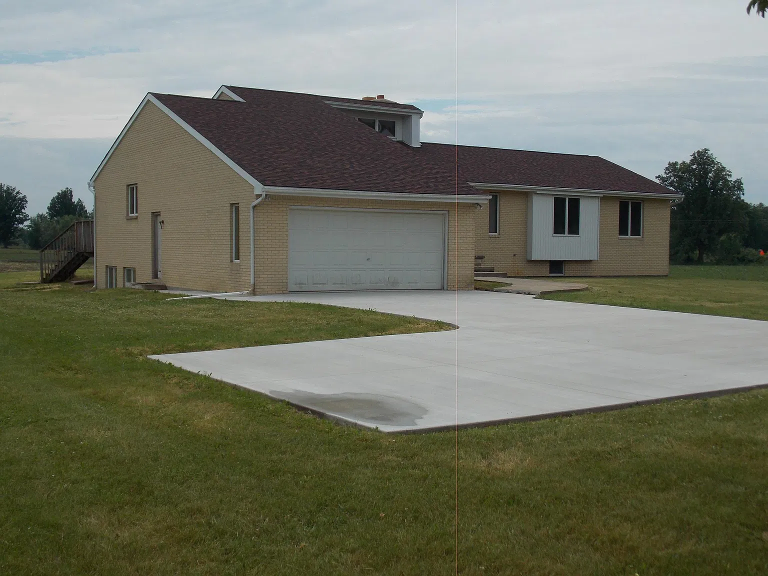 8961 Beard Rd — Photo 3