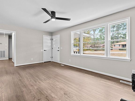 4th image of 2529 Stonehenge Dr