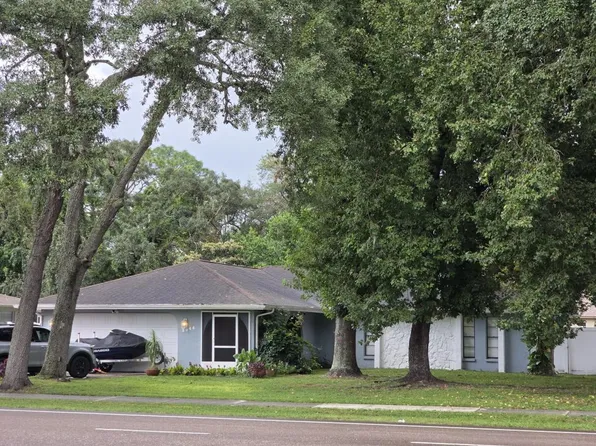 2044 Deltona Blvd, Spring Hill, FL 34606