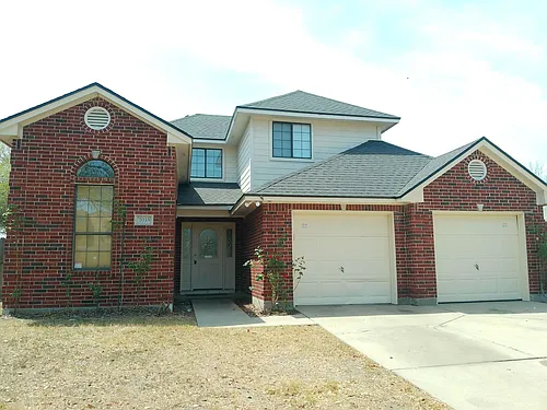 7033 Premont Photo 1