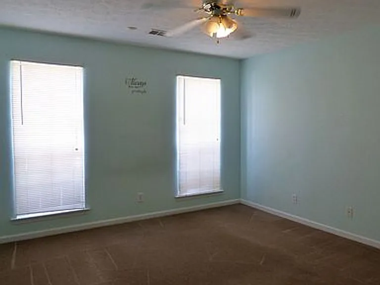 7520 Muirfield Loop — Photo 10