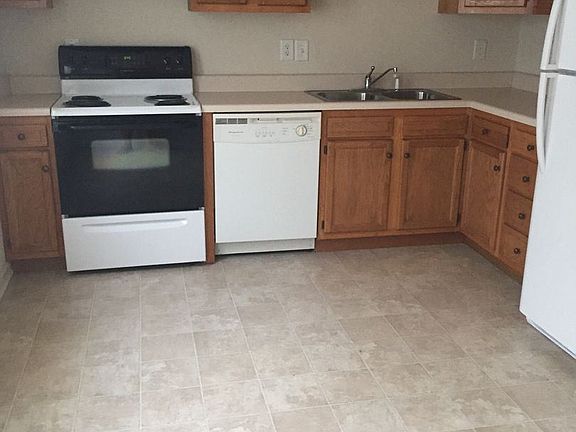 2nd image of 206 Gold Hill Ave #8907902