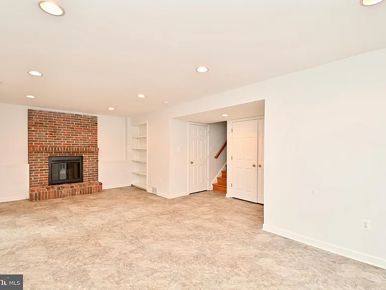 10048 Wood Sorrels Ln — Photo 32