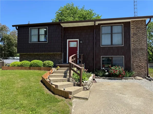 92 Plum Ct, Mattoon, IL 61938