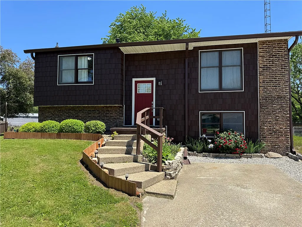 92 Plum Ct photo 1