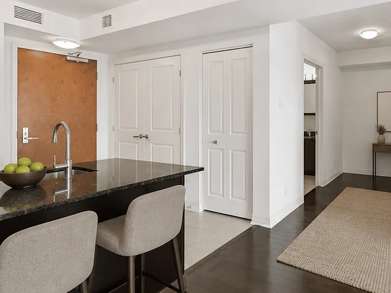 242 Rideau St #403 — Photo 6