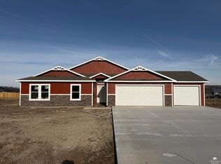 113 Cedar Cir, Alma, KS 66401