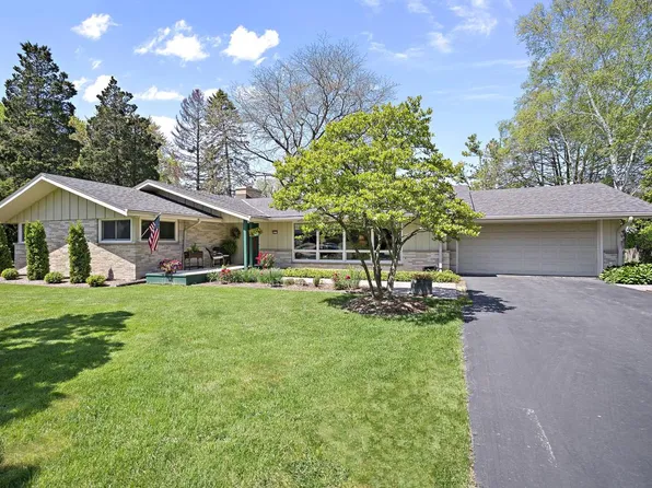 8555 North Fielding ROAD, Bayside, WI 53217