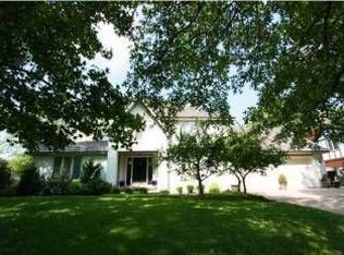 8519 E Stoneridge Ln, Wichita, KS 67206