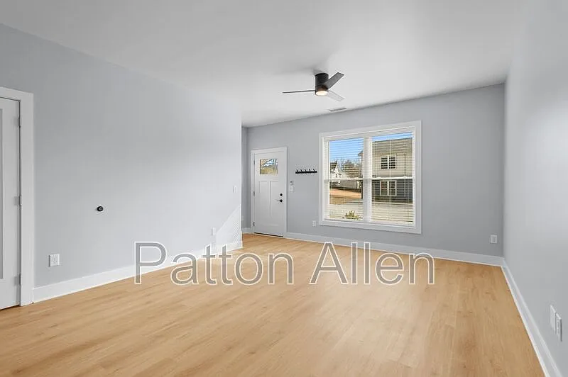 2 bed, 2.5 bath, 1188 sqft, $1,695 — Photo 2