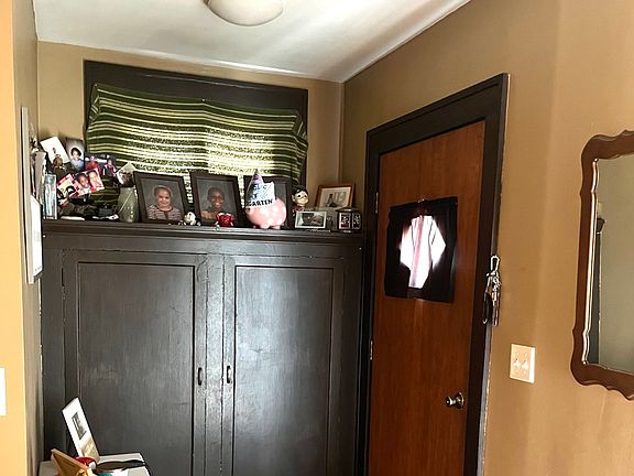 4th image of 1442 Saint Vincents Ave