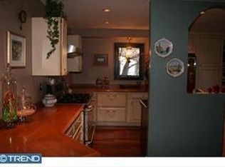 480 White Oak Rd, Blue Bell, PA 19422