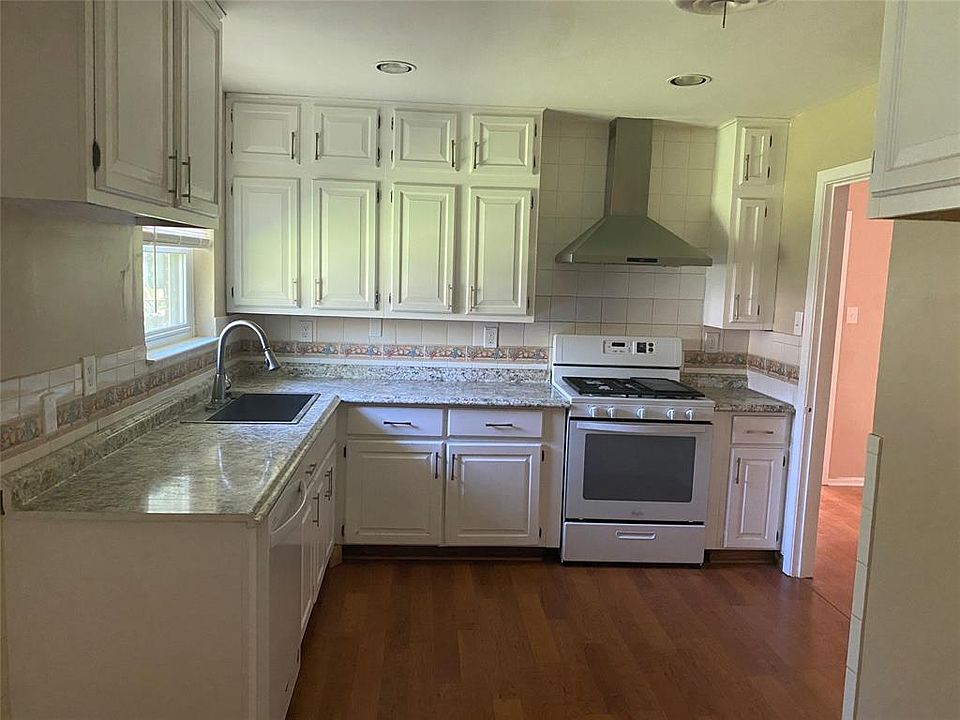 1st image of 2303 Revere Dr