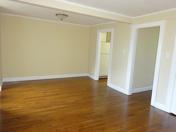 5th image of 2128 28th St
