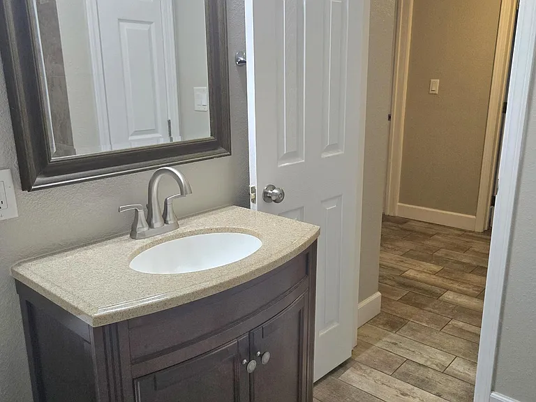 615 Luna Ct — Photo 30