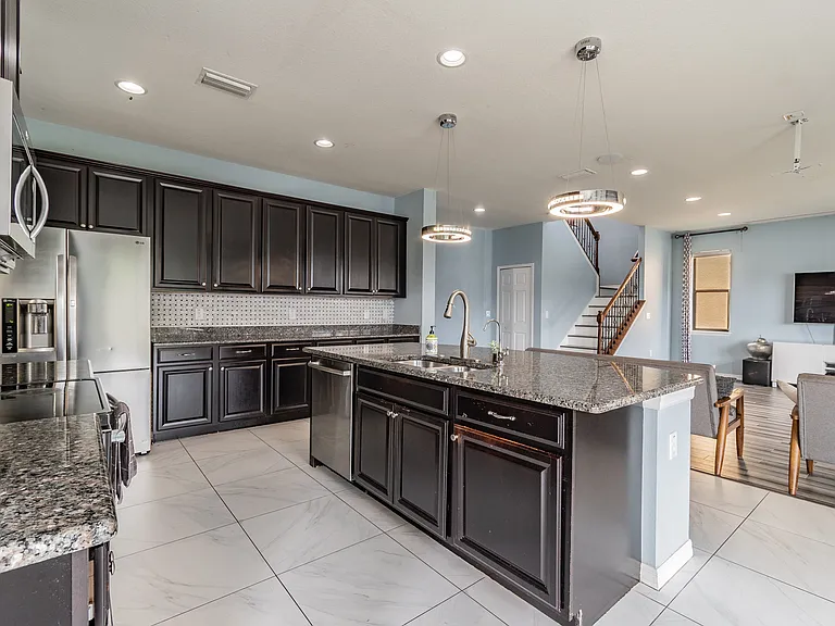 11027 Tahiti Isle Ln — Photo 49