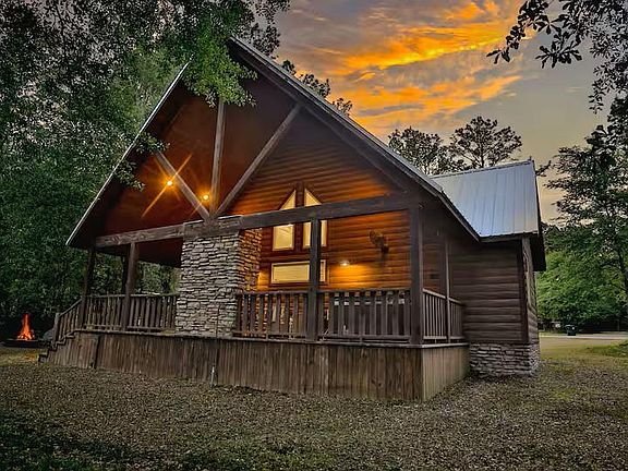 3rd image of 218 Timber Hill Ln