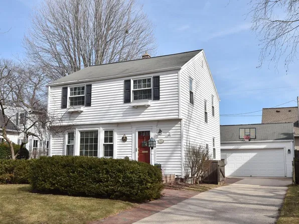 5660 North Santa Monica BOULEVARD, Whitefish Bay, WI 53217