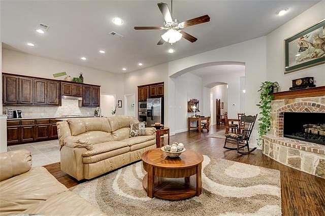 1st image of 117 Sunrise Dr