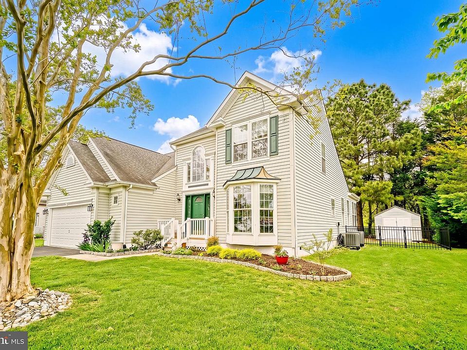 1st image of 5 Aintree Dr