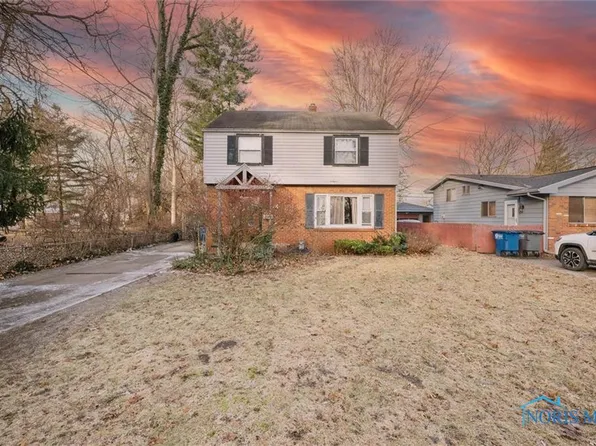 5251 Clover Ln, Toledo, OH 43623