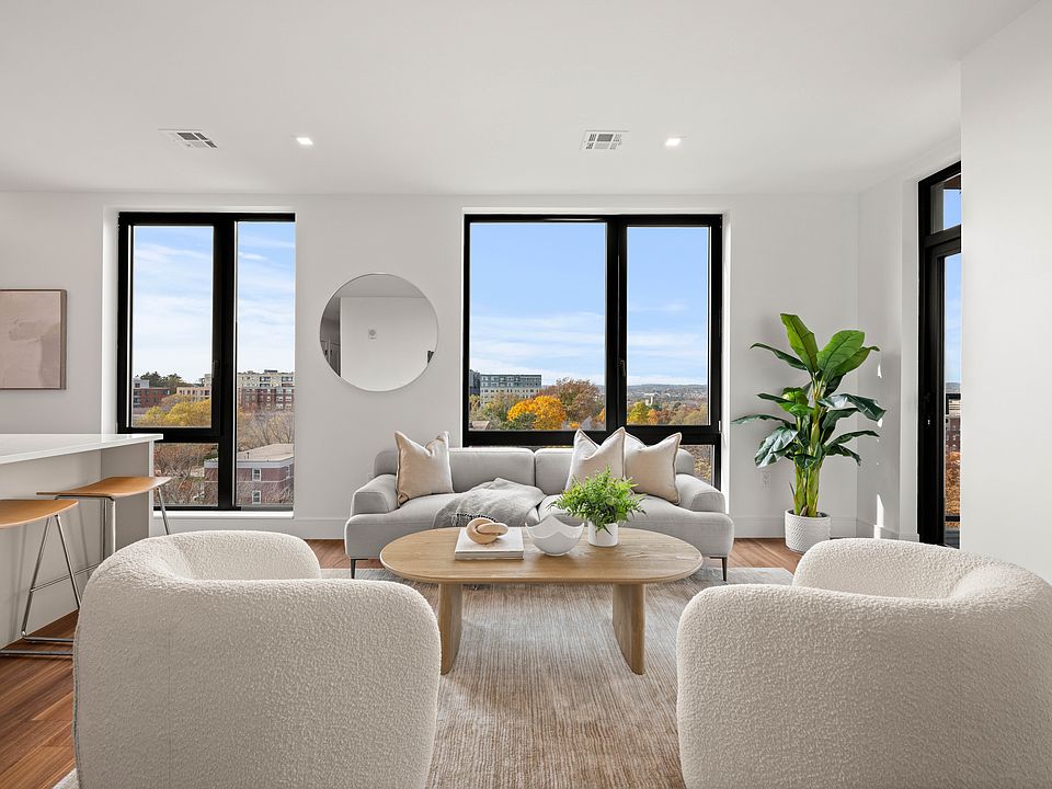 1st image of 1515 Commonwealth Ave #806