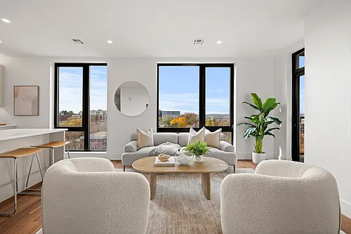 1515 Commonwealth Ave #806 Photo 1