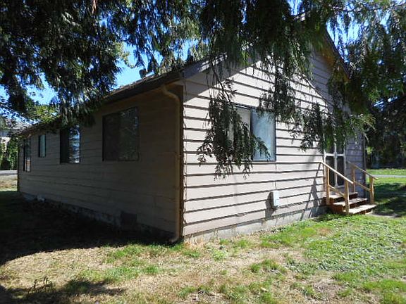 2nd image of 109 6th Ave N