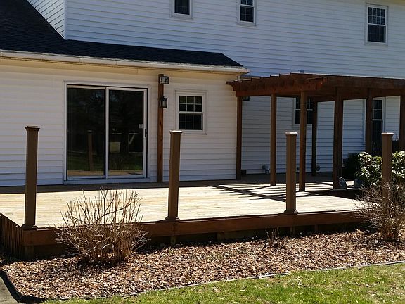 3rd image of 1017 Laural Ln