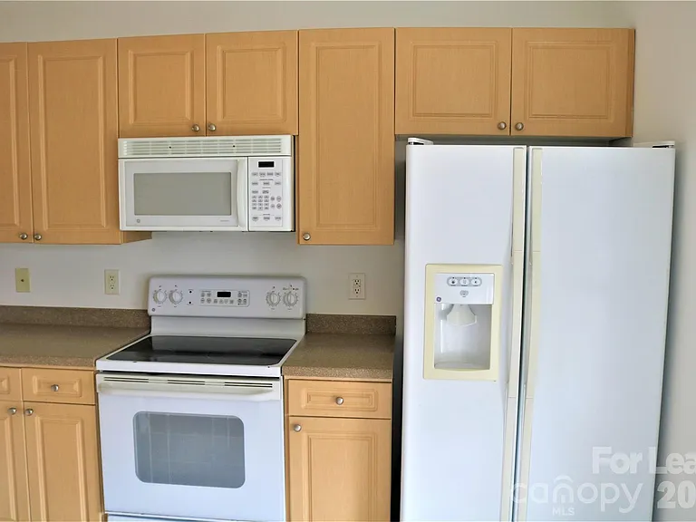 15232 Coventry Court Ln — Photo 4