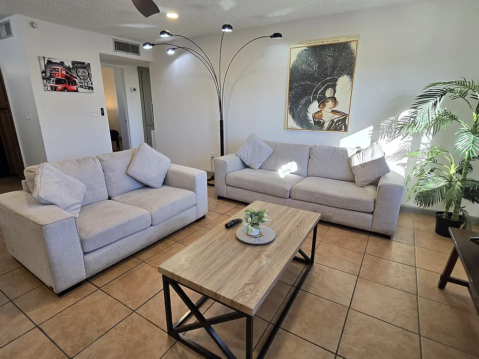 8130 N 33rd Dr #3