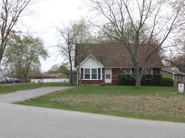 397 Elaine Dr, Clarksville, TN 37042