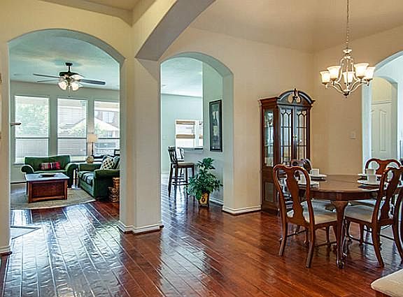 3rd image of 12821 Saratoga Springs Cir
