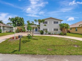 6630 N Plymouth Dr, Lake Worth, FL 33462