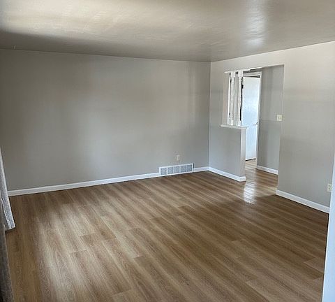 2nd image of 1126 Jaymar St