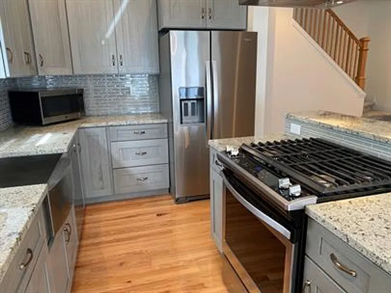 731 N Bay Ave SE — Photo 14
