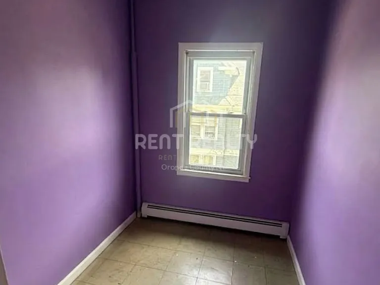 120 N Main St #4 — Photo 6