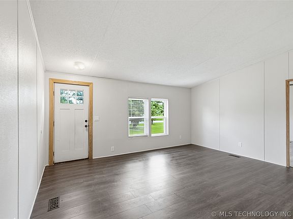 4th image of 172 Spring Creek St