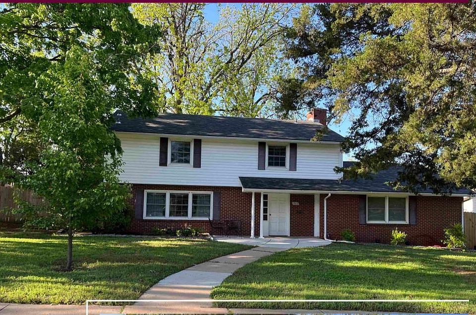 1st image of 1515 E 8th Ave